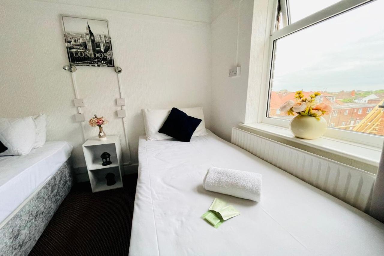 Oyo The Sun Hotel Skegness Esterno foto